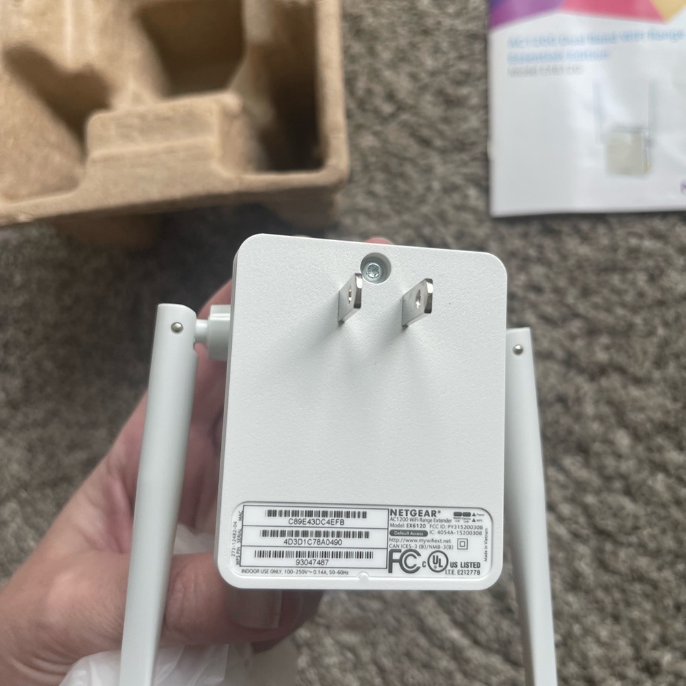 NETGEAR AC1200 WiFi Range Extender - Picture 7 of 7
